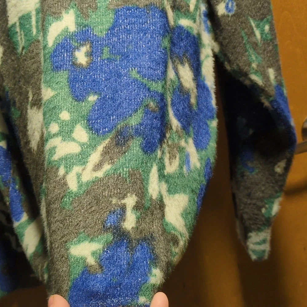 NWT PacSun Eyelash Polo Sweater - Perfect for Adding a Super Soft Pop of Color - Picture 2 of 14